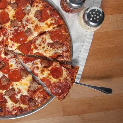 D6 Pizza - Hesperia, business photo 2