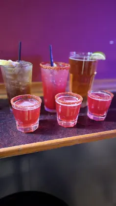 Gators Sports Bar & Grill #1, business photo 4