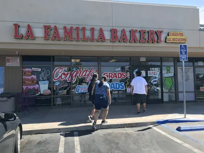 La Familia Bakery, business photo 2