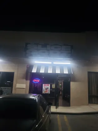 Slice Godz Pizzeria, business photo 4